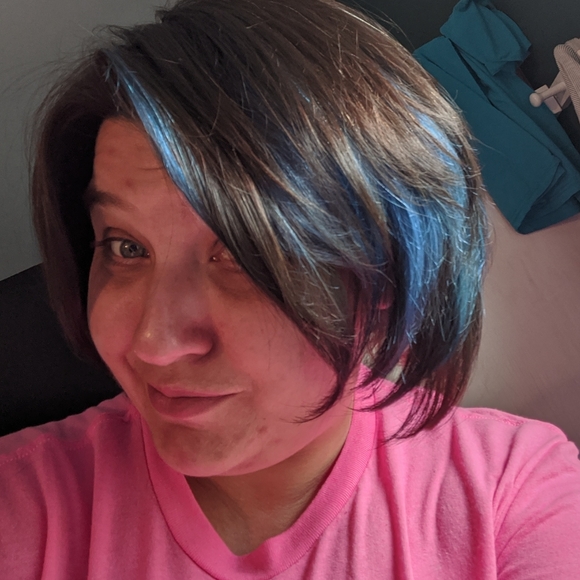 Meet your Posher, Tara - Picture 1 of 2